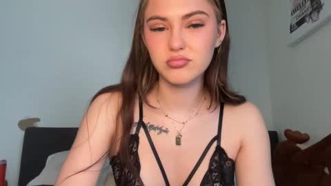 SarahxOliver online show from December 2025 03:07:01 PM