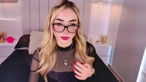 Snapshot of sarajonesxxx chatting on April 2026 02:53:02 PM Sara jones online show from April 2026 02:53:02 PM