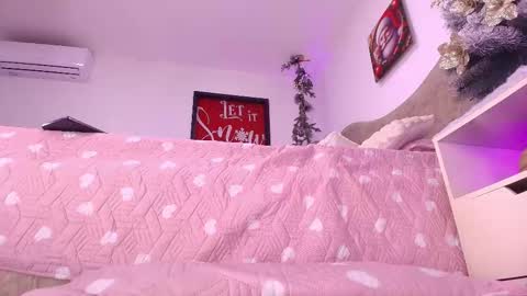 Sara  online show from December 2025 12:03:02 PM