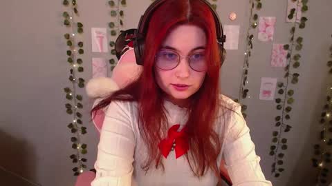 Snapshot of sarakinski chatting on December 2025 11:08:01 AM Sara online show from December 2025 11:08:01 AM