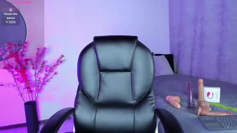 saramilf_69 online show from December 2025 01:49:01 PM