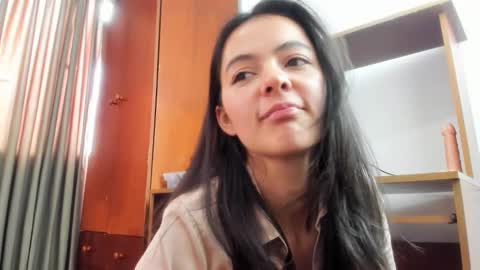 Sara   online show from March 2025 05:49:01 PM