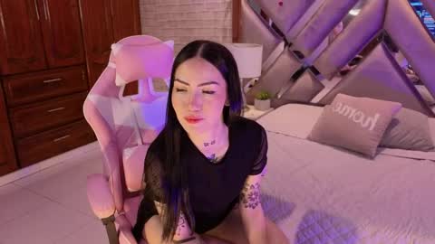 Snapshot of saratorresxx chatting on April 2026 03:47:01 PM Sara online show from April 2026 03:47:01 PM