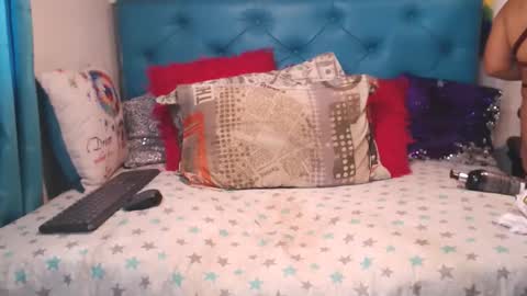 Sara Wills online show from March 2026 02:33:02 PM