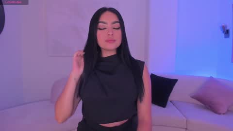 Sara Winstone online show from January 2025 11:11:01 AM