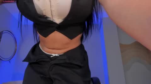 Sara Winstone online show from February 2025 11:38:02 AM