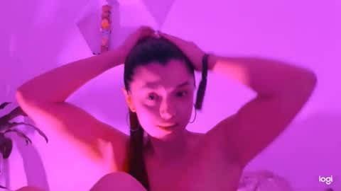 Saray  online show from December 2024 10:45:02 PM