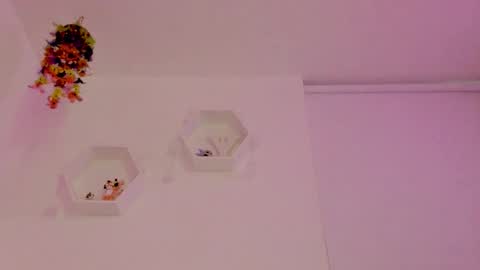 Saray  online show from September 2025 11:19:02 PM