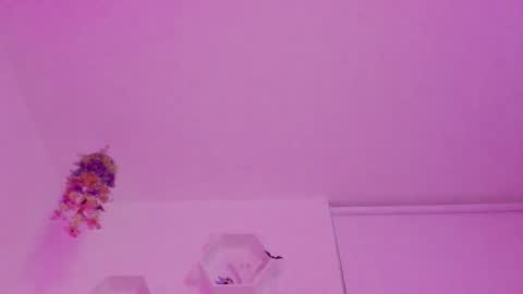 Saray  online show from October 2025 11:39:01 PM