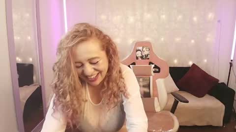 Snapshot of saray_soto chatting on April 2026 12:29:02 PM Saray online show from April 2026 12:29:02 PM