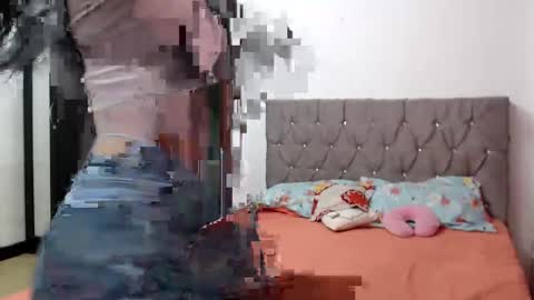 Snapshot of sarayliz1 chatting on October 2025 12:14:01 AM sarayliz1 online show from October 2025 12:14:01 AM