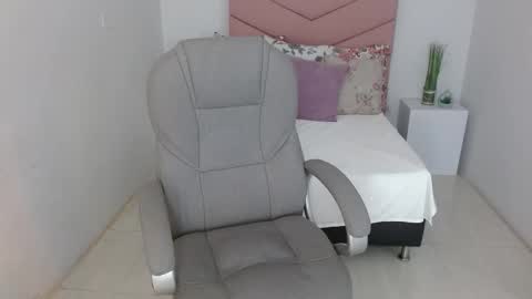 Saray Vega online show from November 2025 07:13:02 PM