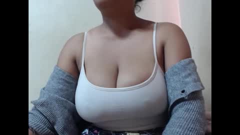 saronette online show from October 2025 05:51:02 AM