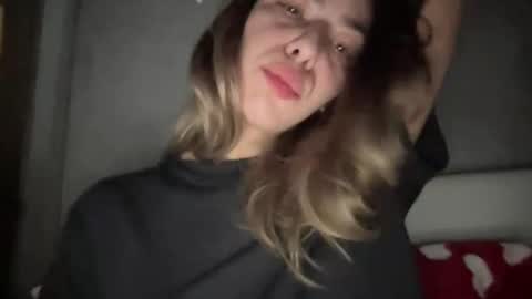 Sarrah online show from November 2025 11:25:02 PM