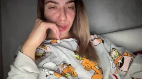 Sarrah online show from November 2025 10:23:01 PM