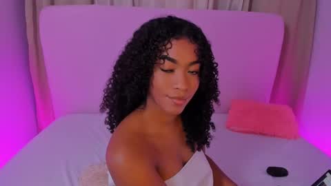 Snapshot of sasha_fox0 chatting on April 2026 01:42:02 AM emy online show from April 2026 01:42:02 AM