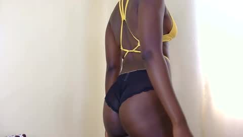 Snapshot of sasha_novah chatting on May 2026 11:41:02 AM Sasha online show from May 2026 11:41:02 AM