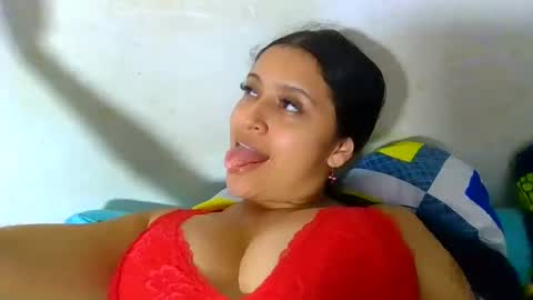 Camila online show from October 2025 07:54:02 PM