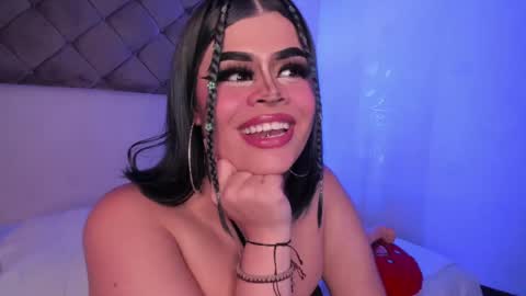 Snapshot of sashajune chatting on February 2025 09:08:02 PM selene online show from February 2025 09:08:02 PM