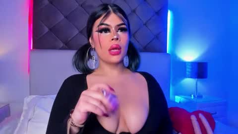 Snapshot of sashajune chatting on March 2025 11:48:01 AM selene online show from March 2025 11:48:01 AM