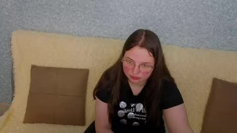 Snapshot of sashavibe chatting on April 2026 07:28:01 PM Sasha online show from April 2026 07:28:01 PM