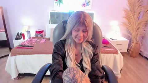 saskia_vellour online show from February 2026 07:41:02 PM