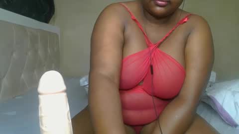 Snapshot of sassie_bee chatting on December 2024 02:09:01 AM sassie_bee online show from December 2024 02:09:01 AM