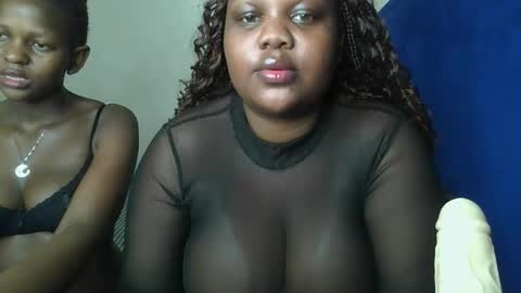 Snapshot of sassie_bee chatting on September 2025 05:35:02 PM sassie_bee online show from September 2025 05:35:02 PM