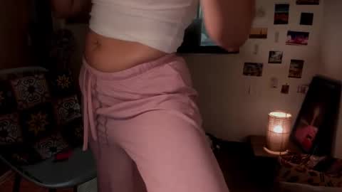 Snapshot of sassy_xyou chatting on February 2025 09:40:01 PM Ms. Oh   online show from February 2025 09:40:01 PM