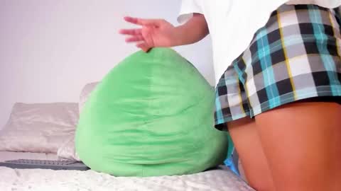     online show from December 2025 07:47:02 AM