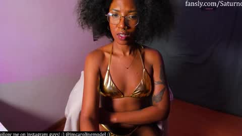 saturno_vibes online show from November 2025 09:42:02 AM