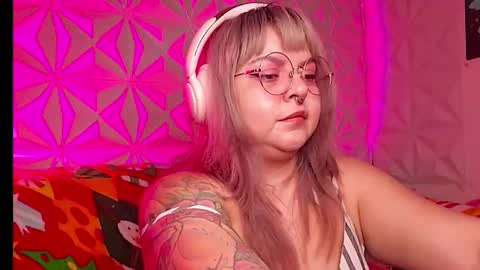 Gina George online show from December 2025 01:24:02 AM