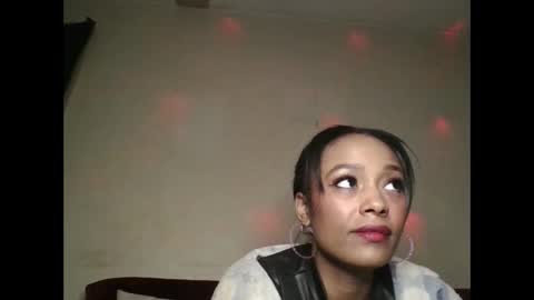 Shaniiice online show from November 2025 07:36:02 PM