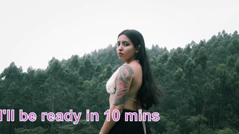 Snapshot of saucy_zaren chatting on May 2026 08:35:02 PM Zaren online show from May 2026 08:35:02 PM