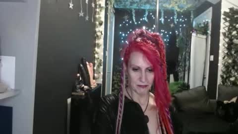 SaucySky online show from November 2025 07:56:02 PM