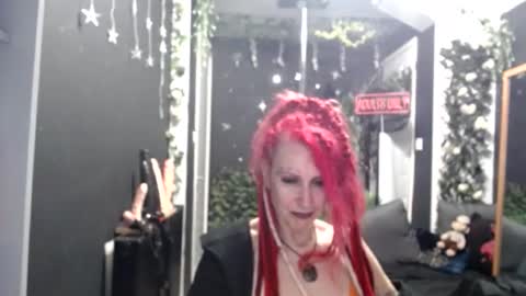 SaucySky online show from April 2026 09:26:02 PM