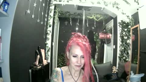 Snapshot of saucysky chatting on June 2026 11:43:02 PM SaucySky online show from June 2026 11:43:02 PM