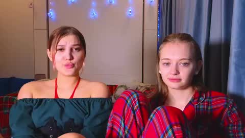 Snapshot of sav_anna chatting on December 2024 05:15:02 PM LUNA and ANNA online show from December 2024 05:15:02 PM