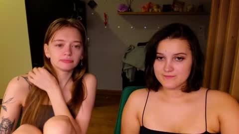 Snapshot of sav_anna chatting on September 2025 09:58:01 PM LUNA and ANNA online show from September 2025 09:58:01 PM