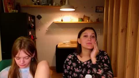 Snapshot of sav_anna chatting on September 2025 06:20:01 PM LUNA and ANNA online show from September 2025 06:20:01 PM
