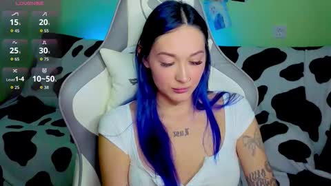 Ariel online show from October 2025 02:44:01 AM