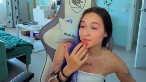 Snapshot of savage_lust_ chatting on June 2026 04:36:02 AM Ariel online show from June 2026 04:36:02 AM