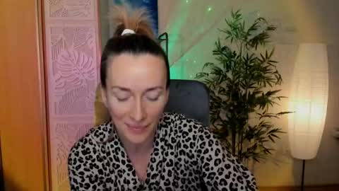 save the qween online show from January 2026 11:23:01 AM