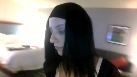 Snapshot of savvysavage6973 chatting on March 2026 07:25:02 AM SavvySavage online show from March 2026 07:25:02 AM