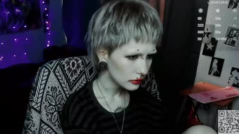 pronoun she. name Mary. age 21. online show from May 2026 03:17:01 PM
