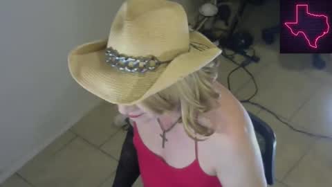 Cait or Caitlin online show from February 2025 05:41:01 AM