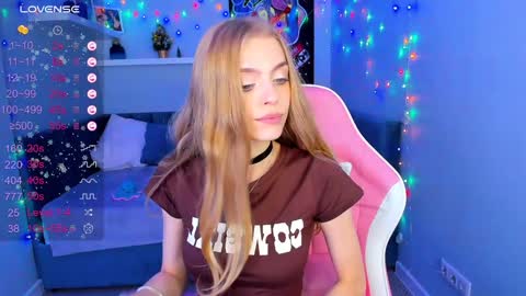 Snapshot of sayl0r_moon chatting on December 2024 02:33:01 AM Kira GMT 7 Mon Thu-Sun 0800am-0200pm online show from December 2024 02:33:01 AM