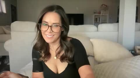 Good Girls Say Please...and Thank You online show from December 2025 07:07:01 PM