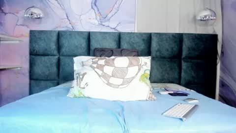 Snapshot of scarleett22 chatting on April 2026 12:15:02 PM Scarleet online show from April 2026 12:15:02 PM