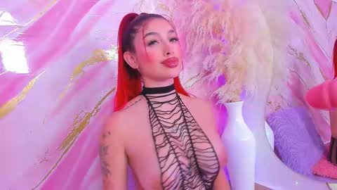 Snapshot of scarleett_jones chatting on February 2026 10:02:02 PM scarleett jones online show from February 2026 10:02:02 PM